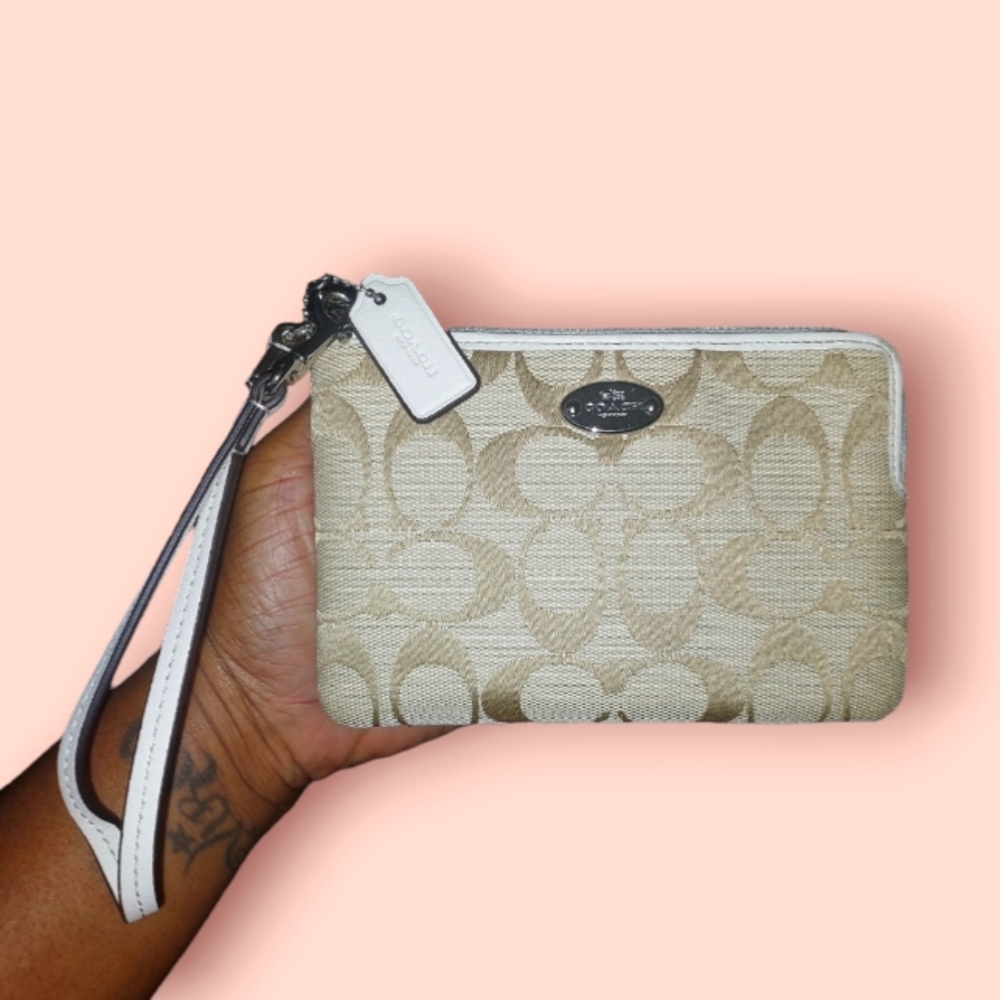Coach Wristlet NWOT